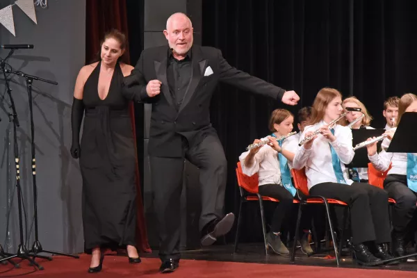 85 let ZUŠky, vystoupení manželů PETROVIĆOVÝCH