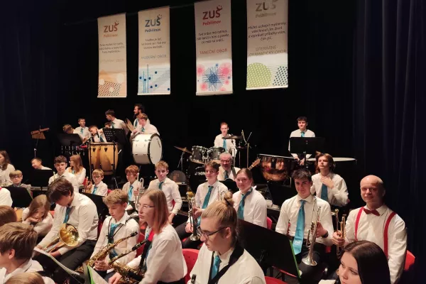 85 let ZUŠ - pohled do orchestru